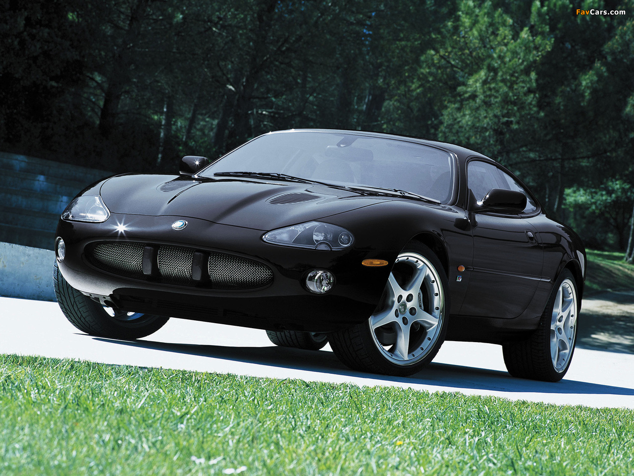 Jaguar XKR Coupe 2003–04 photos (1280 x 960)