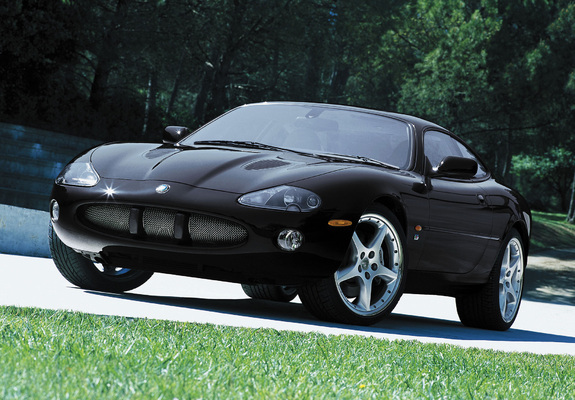 Jaguar XKR Coupe 2003–04 photos