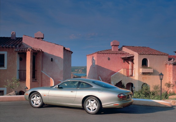 Jaguar XK8 Coupe 2003–04 pictures