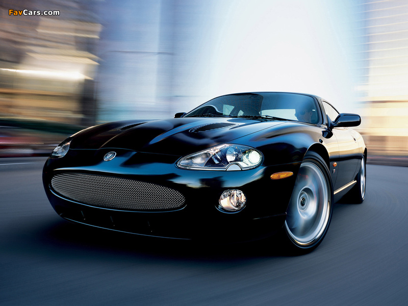 Jaguar XKR Coupe 2004–06 pictures (800 x 600)