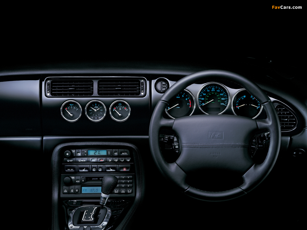 Jaguar XKR Coupe 2004–06 pictures (1024 x 768)