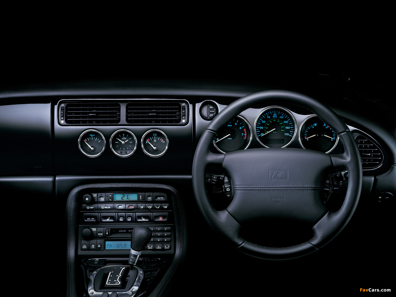 Jaguar XKR Coupe 2004–06 pictures (1280 x 960)