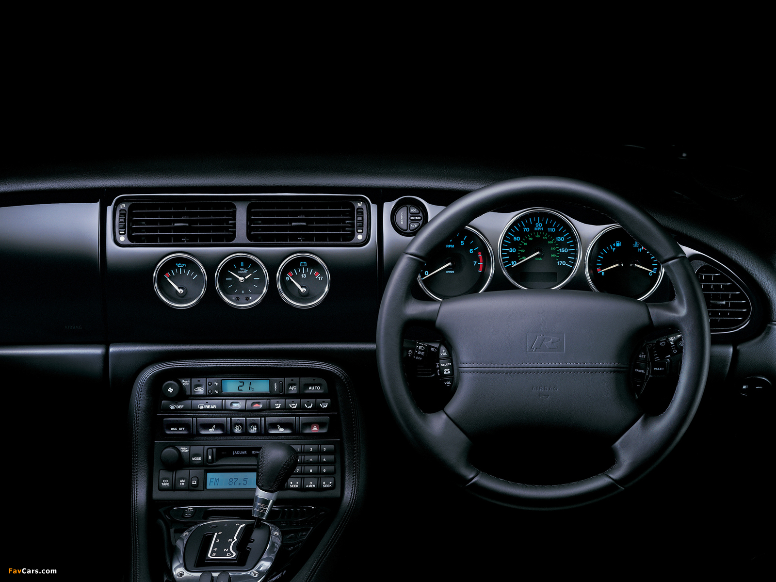 Jaguar XKR Coupe 2004–06 pictures (1600 x 1200)