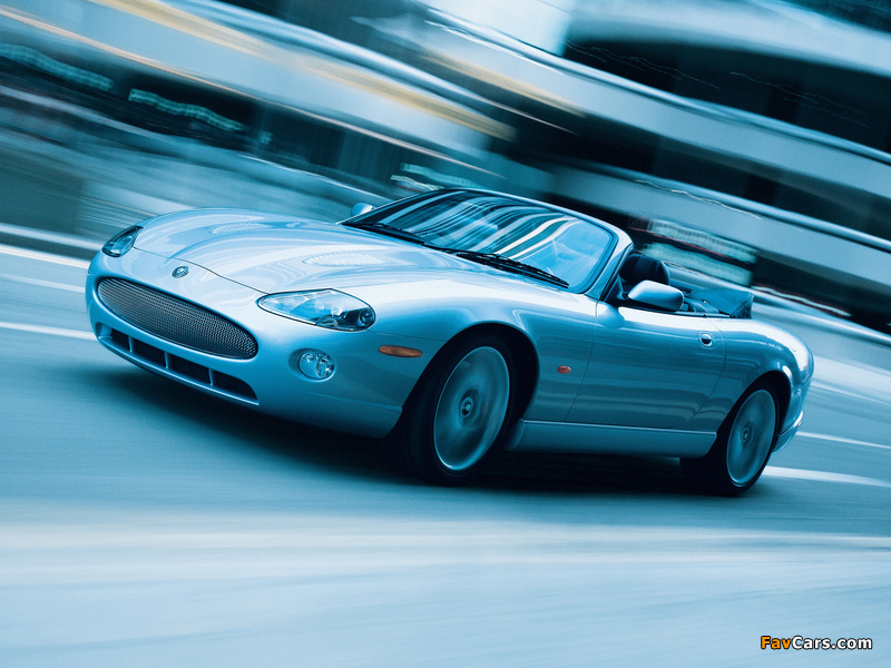 Jaguar XKR Convertible 2004–06 pictures (800 x 600)