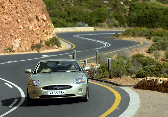 Jaguar XK Coupe UK-spec 2006–09 photos