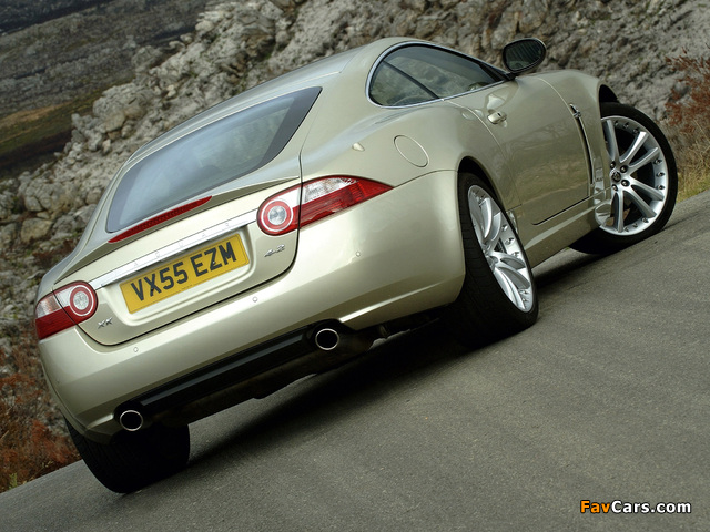 Jaguar XK Coupe UK-spec 2006–09 photos (640 x 480)