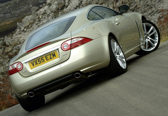 Jaguar XK Coupe UK-spec 2006–09 photos