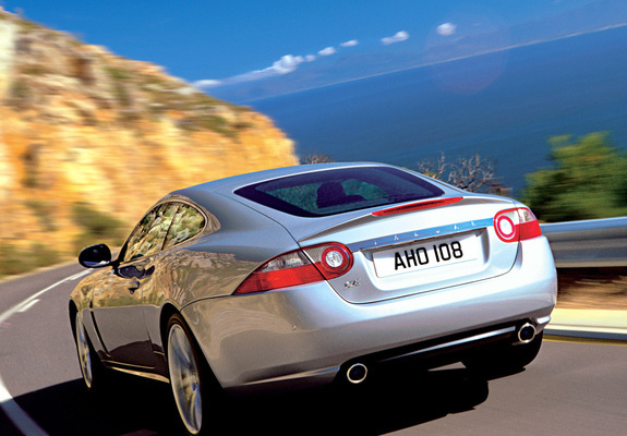 Jaguar XK Coupe 2006–09 photos