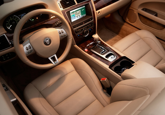 Jaguar XKR Coupe 2007–09 images