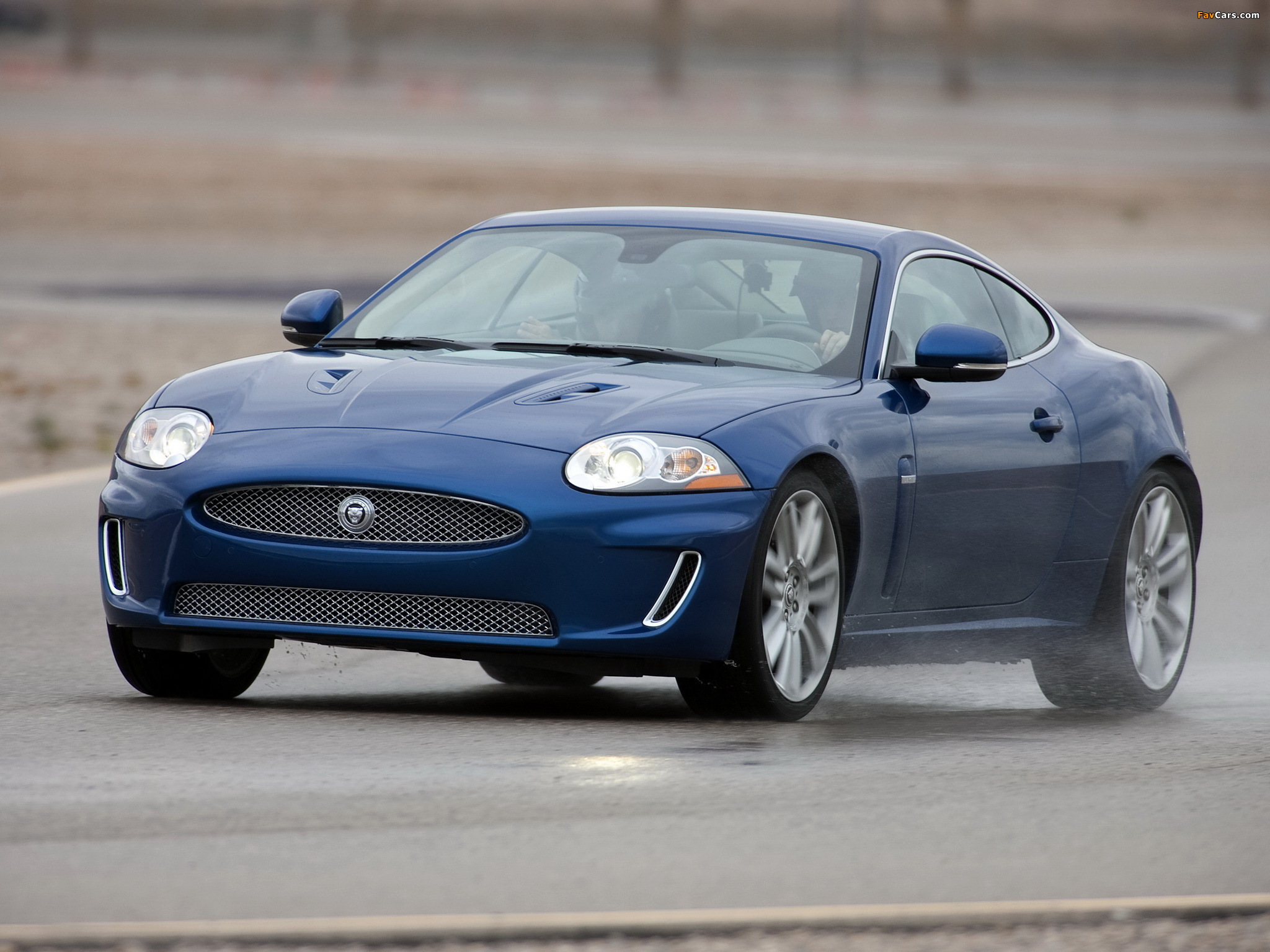 Jaguar XKR Coupe US-spec 2009–11 images (2048 x 1536)