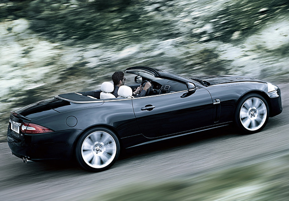 Jaguar XKR Convertible 2009–11 images