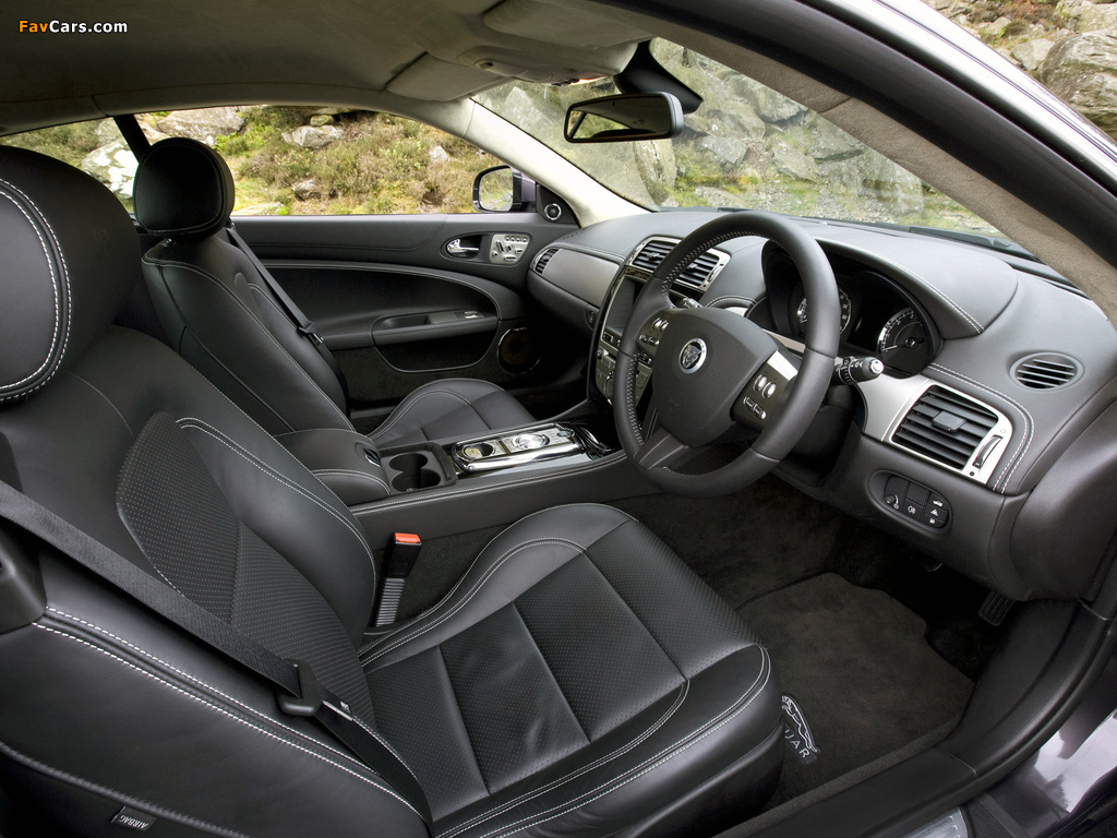 Jaguar XK Coupe UK-spec 2009–11 images (1024 x 768)