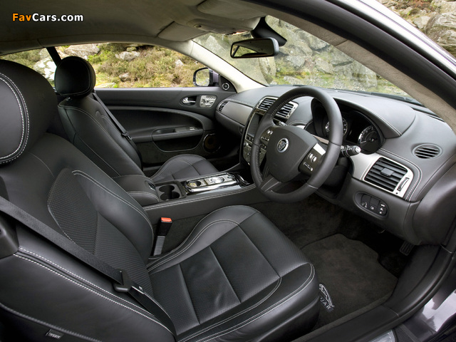 Jaguar XK Coupe UK-spec 2009–11 images (640 x 480)