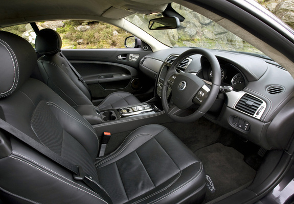 Jaguar XK Coupe UK-spec 2009–11 images