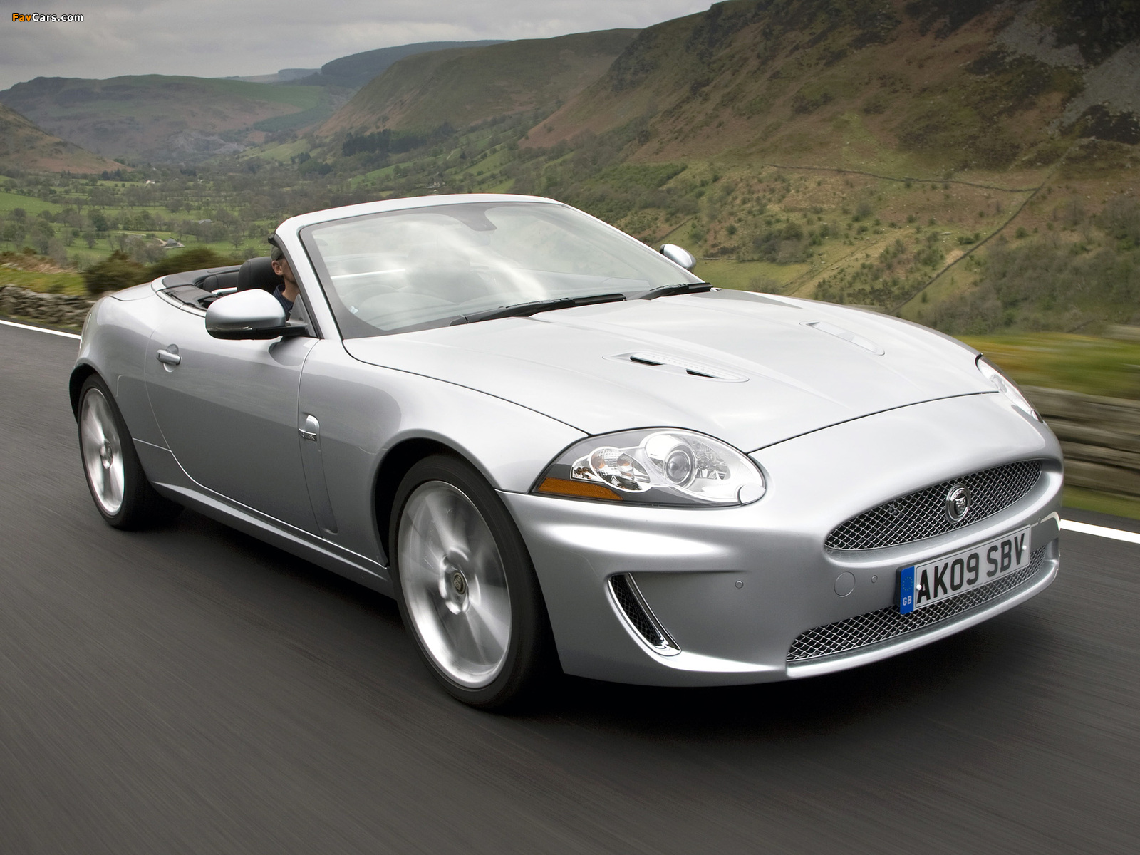 Jaguar XKR Convertible UK-spec 2009–11 images (1600 x 1200)