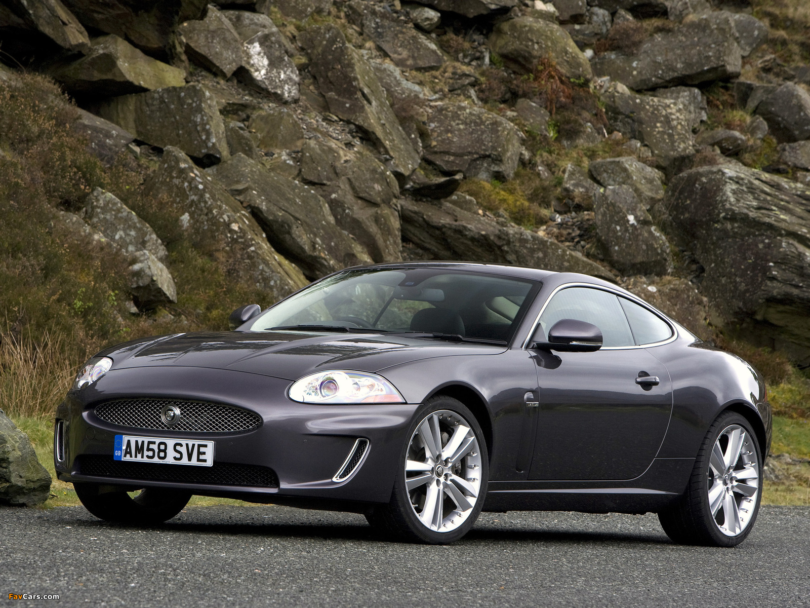 Jaguar XK Coupe UK-spec 2009–11 images (1600 x 1200)