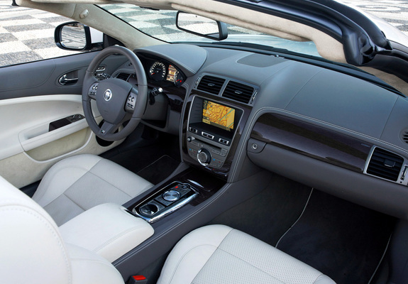 Jaguar XKR Convertible 2009–11 photos