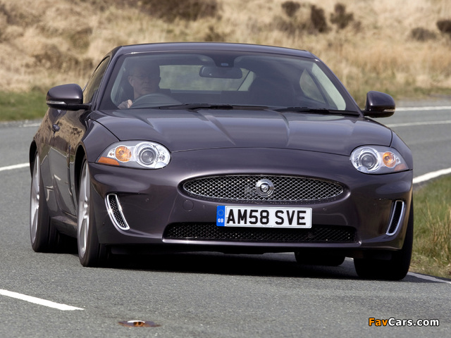 Jaguar XK Coupe UK-spec 2009–11 photos (640 x 480)