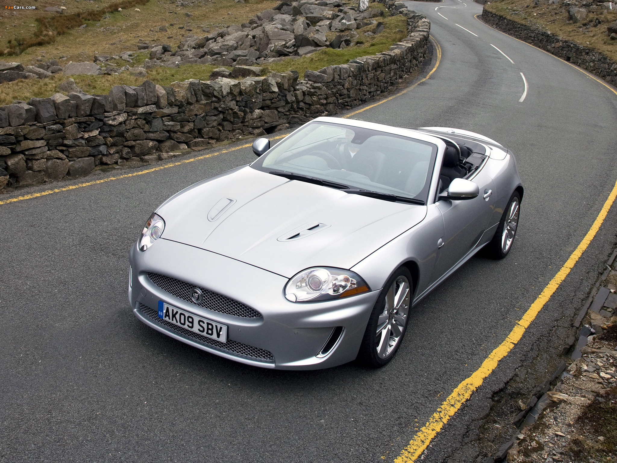 Jaguar XKR Convertible UK-spec 2009–11 photos (2048 x 1536)