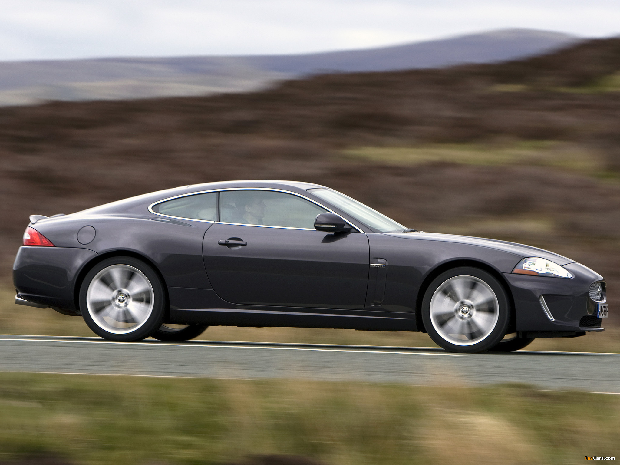 Jaguar XK Coupe UK-spec 2009–11 photos (2048 x 1536)