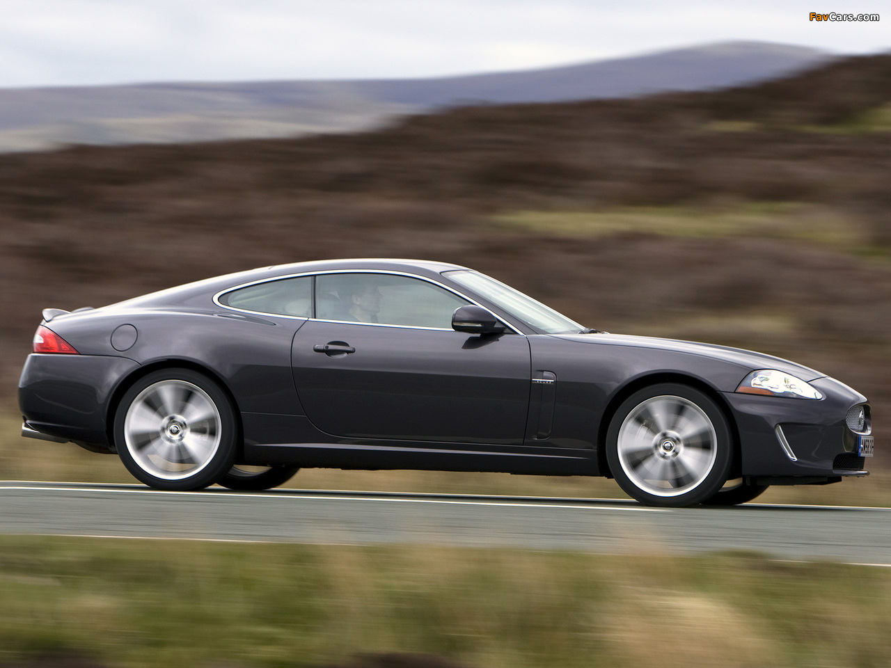 Jaguar XK Coupe UK-spec 2009–11 photos (1280 x 960)