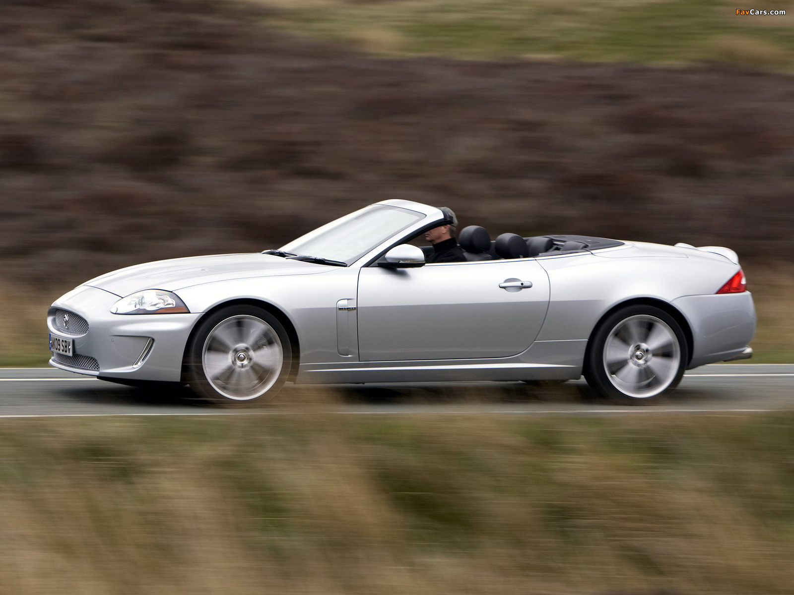 Jaguar XKR Convertible UK-spec 2009–11 photos (1600 x 1200)