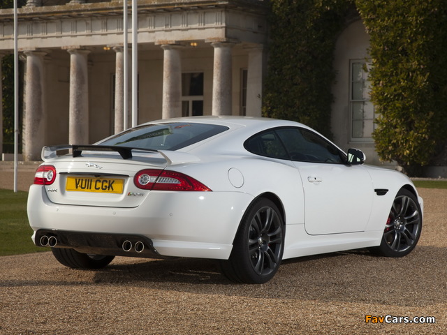 Jaguar XKR-S UK-spec 2011 photos (640 x 480)