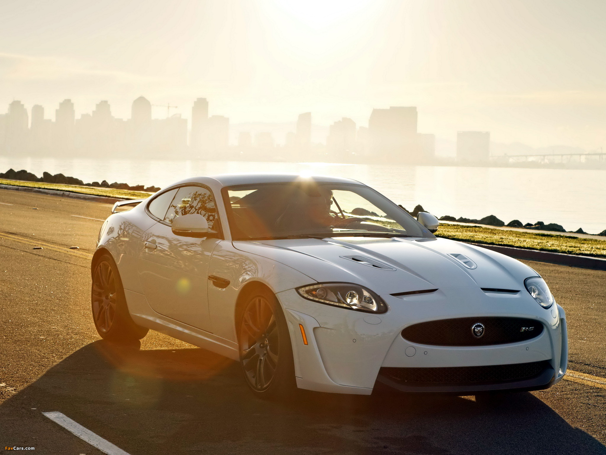 Jaguar XKR-S US-spec 2011 wallpapers (2048 x 1536)