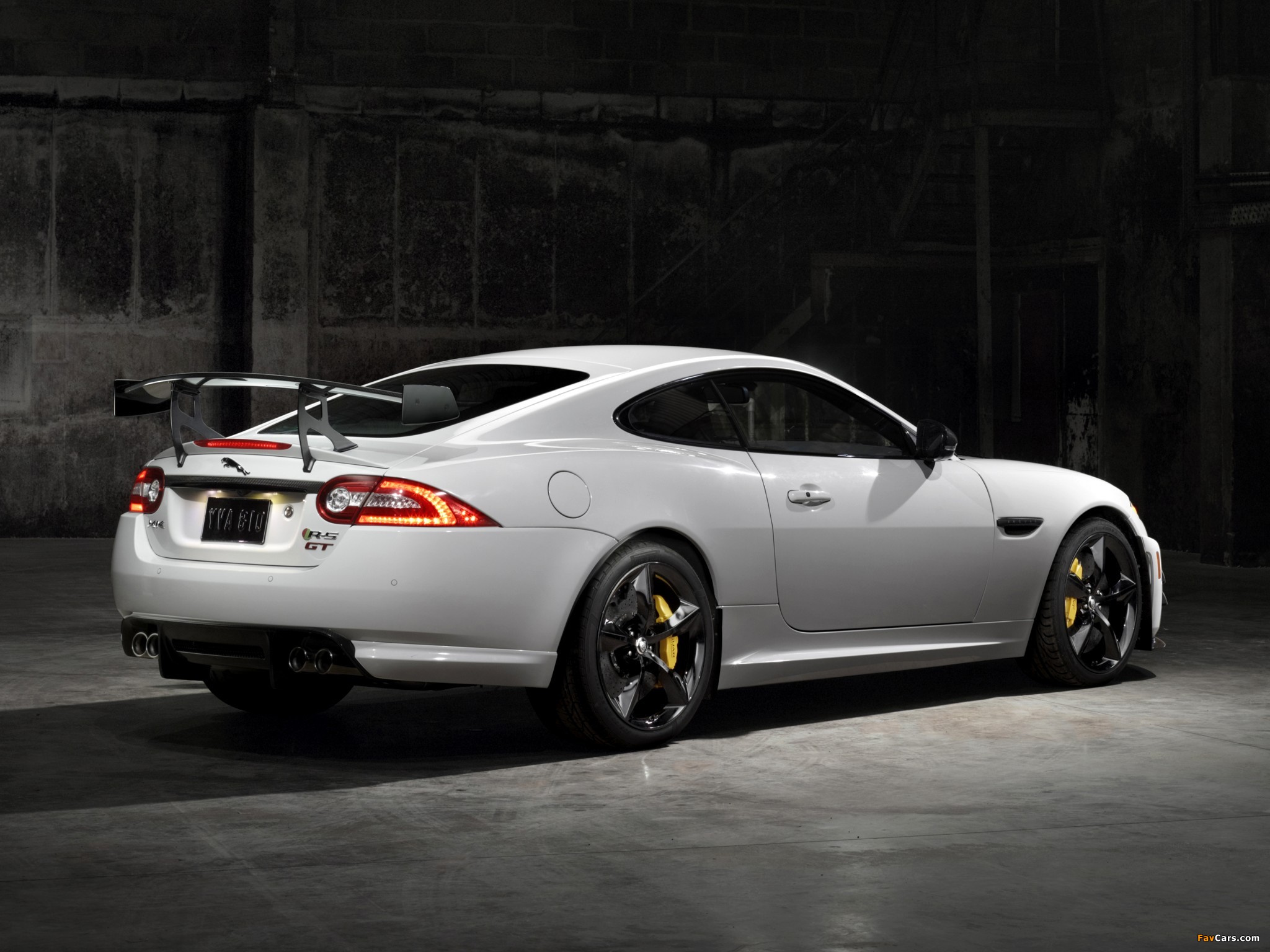 Jaguar XKR-S GT 2013 pictures (2048 x 1536)