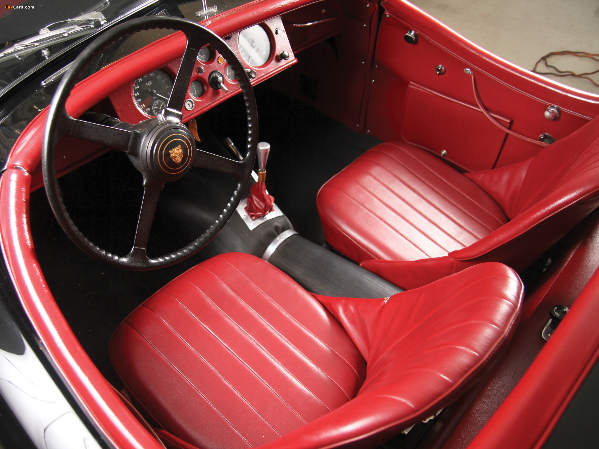 Photos of Jaguar XK120 M Roadster 1951–54 (2048 x 1536)