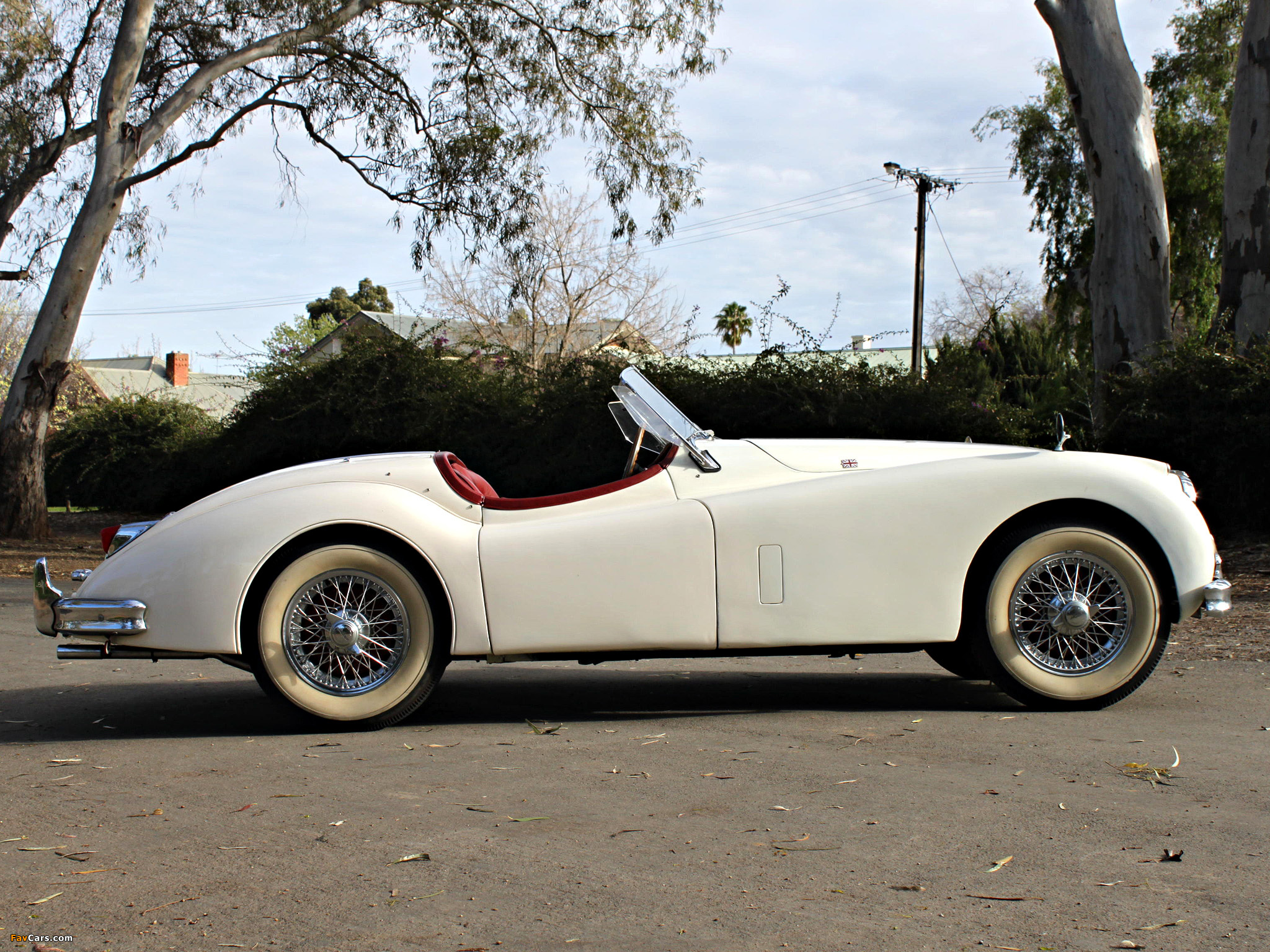 Photos of Jaguar XK140 Roadster UK-spec 1954–57 (2048 x 1536)