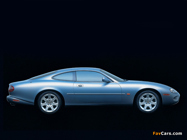 Photos of Jaguar XK8 Coupe 1996–2002 (640 x 480)