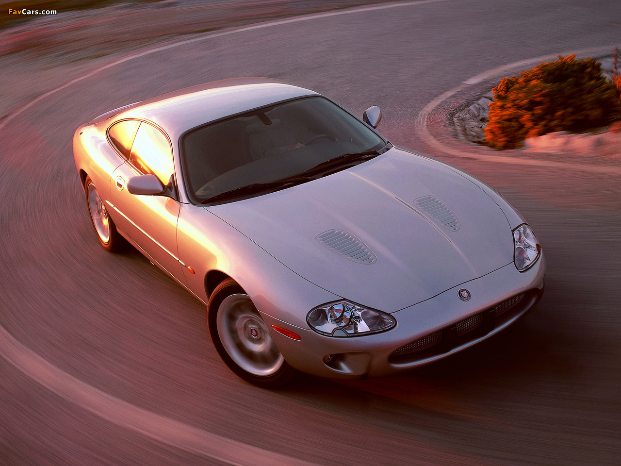 Photos of Jaguar XKR Coupe 1998–2002 (1280 x 960)