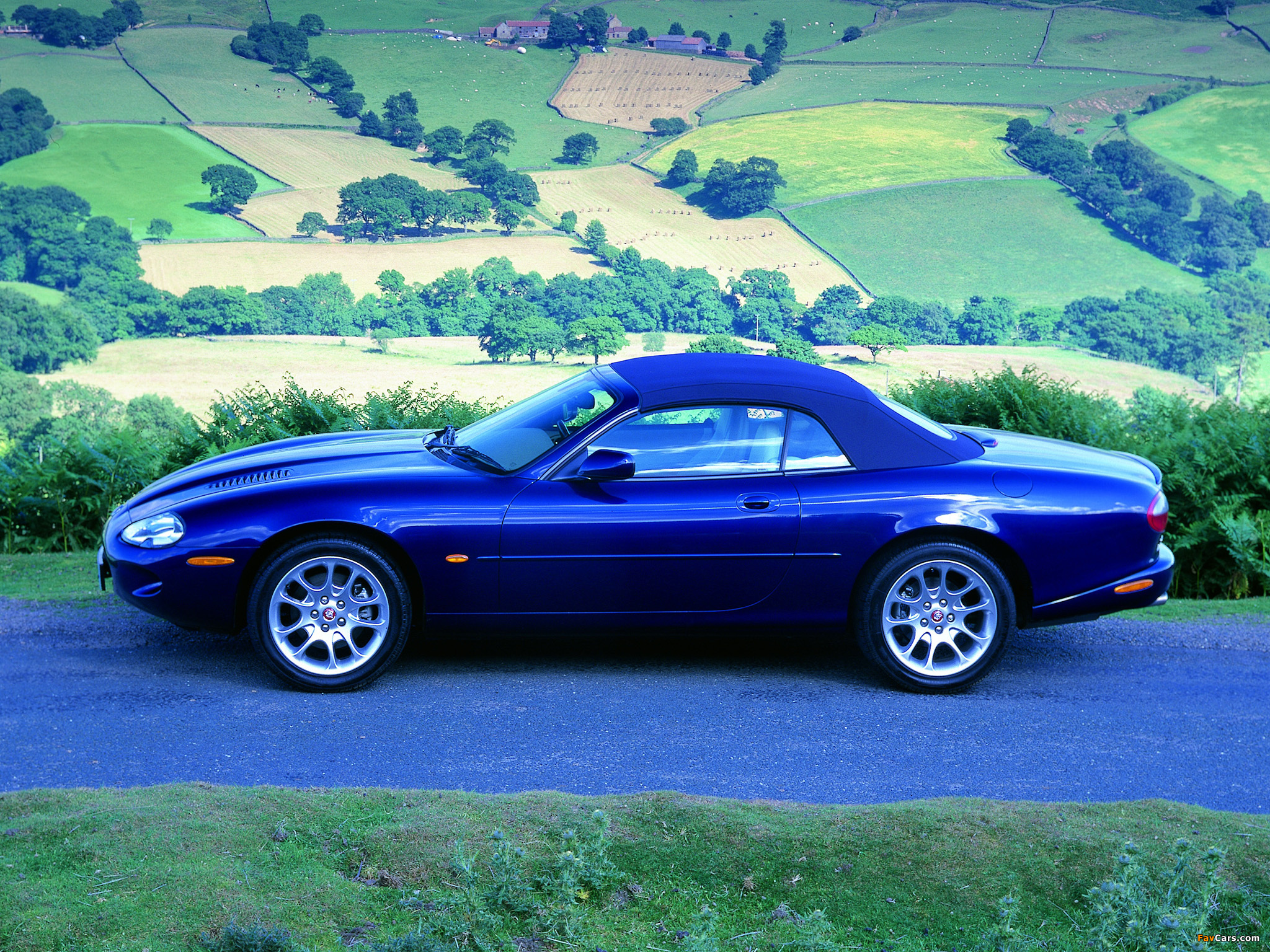 Photos of Jaguar XKR Convertible 1998–2002 (2048 x 1536)