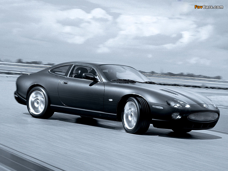 Photos of Jaguar XKR Coupe 2004–06 (800 x 600)