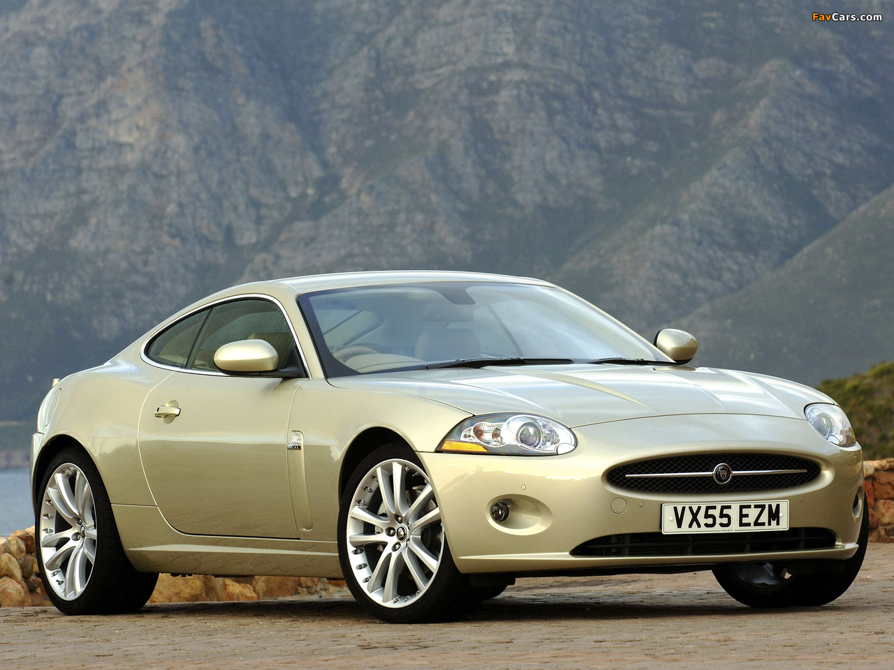 Photos of Jaguar XK Coupe UK-spec 2006–09 (1280 x 960)