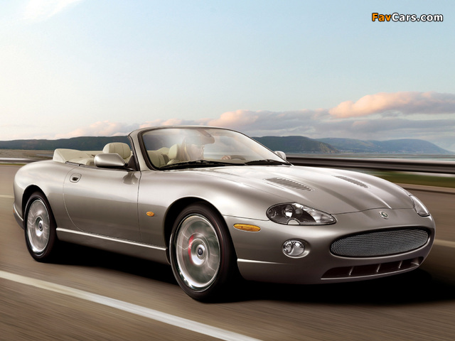 Photos of Jaguar XKR Convertible Victory Edition 2006 (640 x 480)