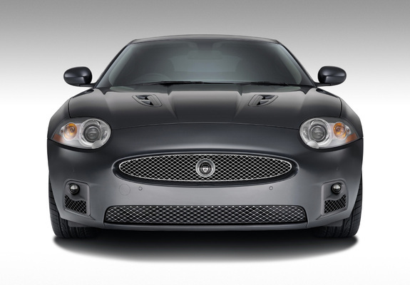 Photos of Jaguar XKR Coupe 2007–09