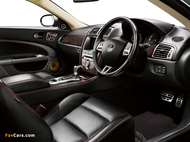 Photos of Jaguar XKR Portfolio 2008 (640 x 480)