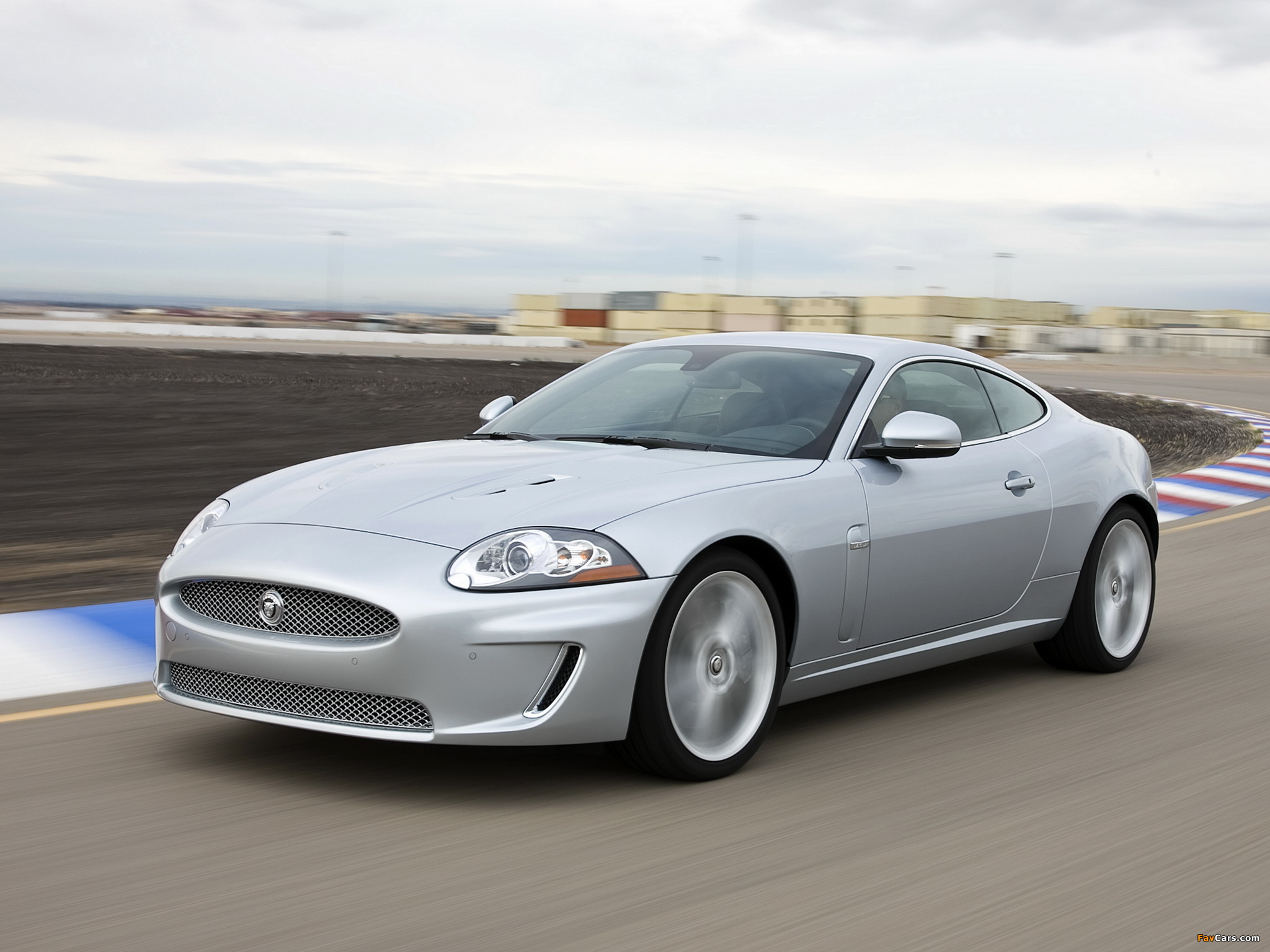 Photos of Jaguar XKR Coupe US-spec 2009–11 (2048 x 1536)