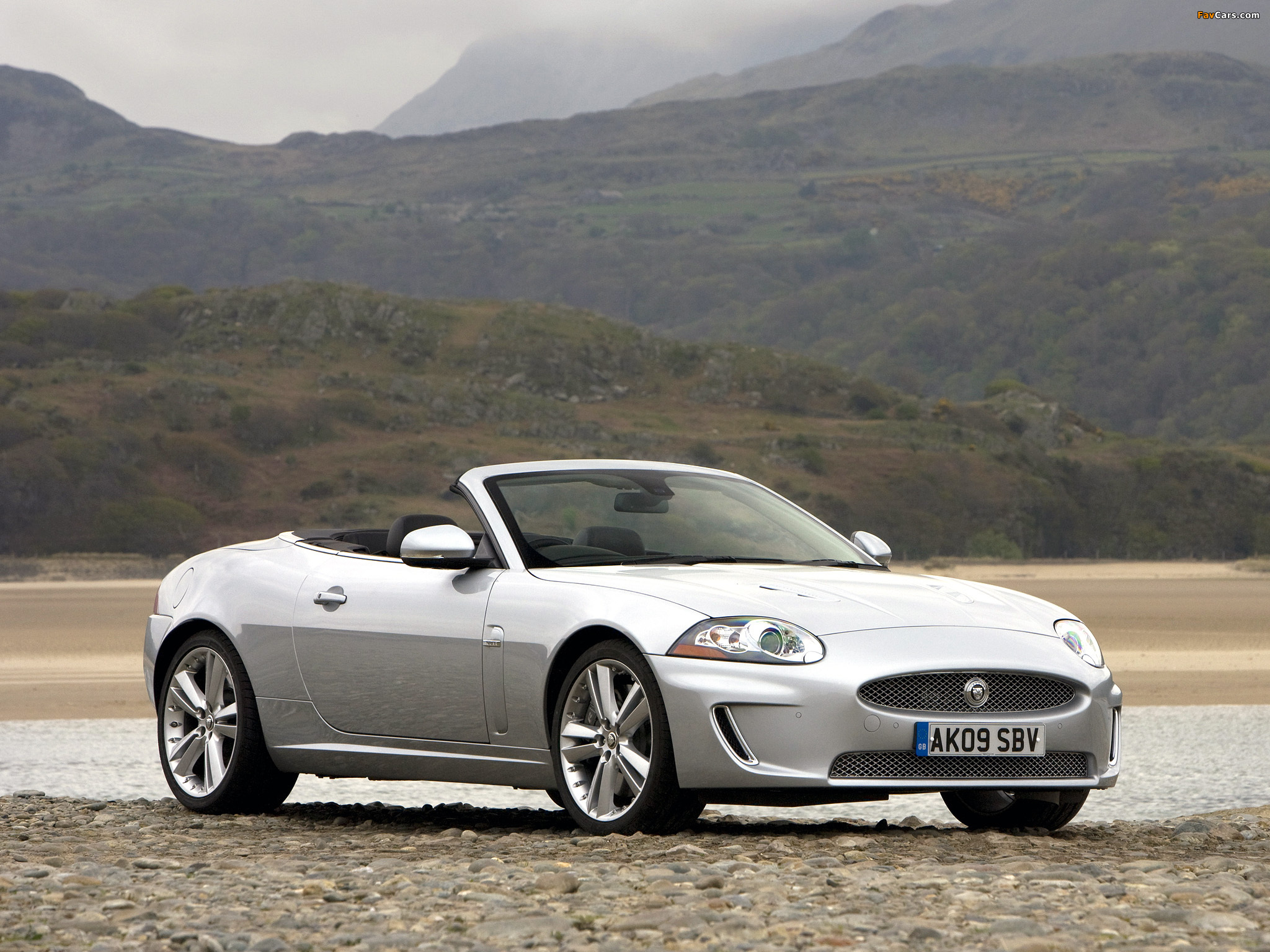 Photos of Jaguar XKR Convertible UK-spec 2009–11 (2048 x 1536)