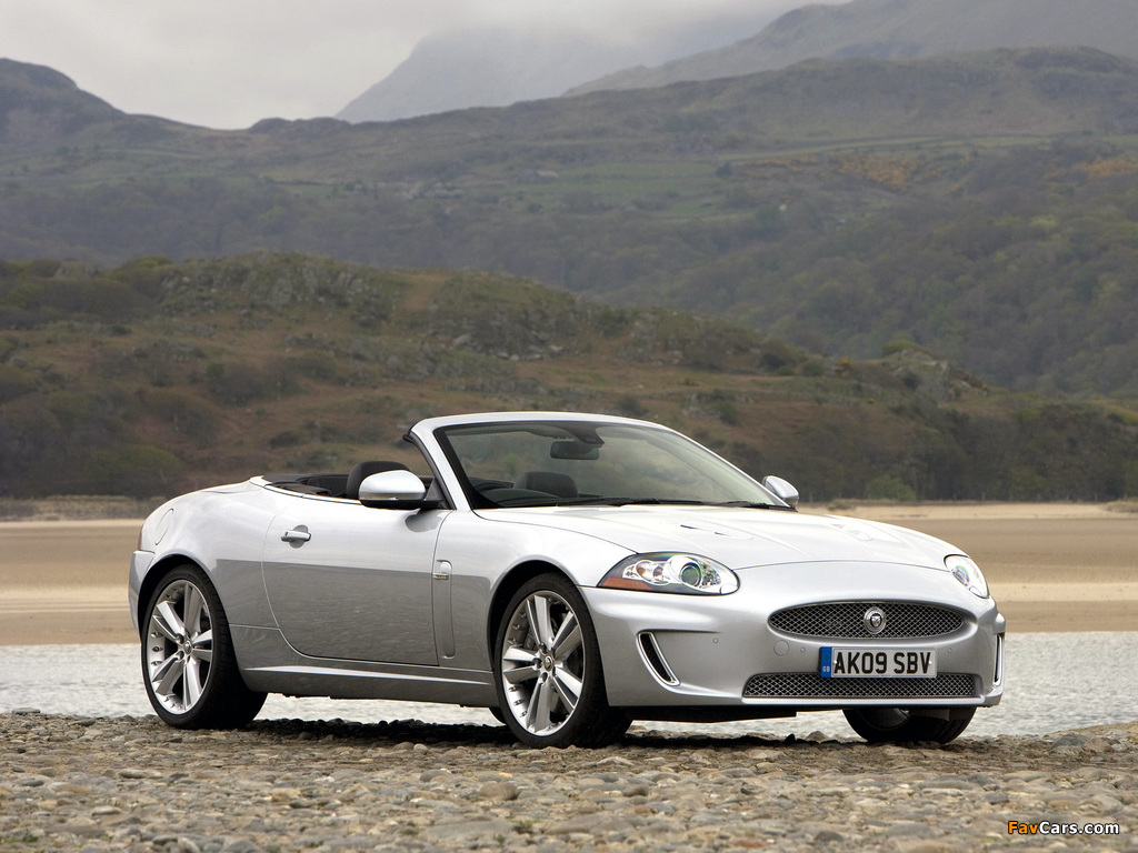 Photos of Jaguar XKR Convertible UK-spec 2009–11 (1024 x 768)