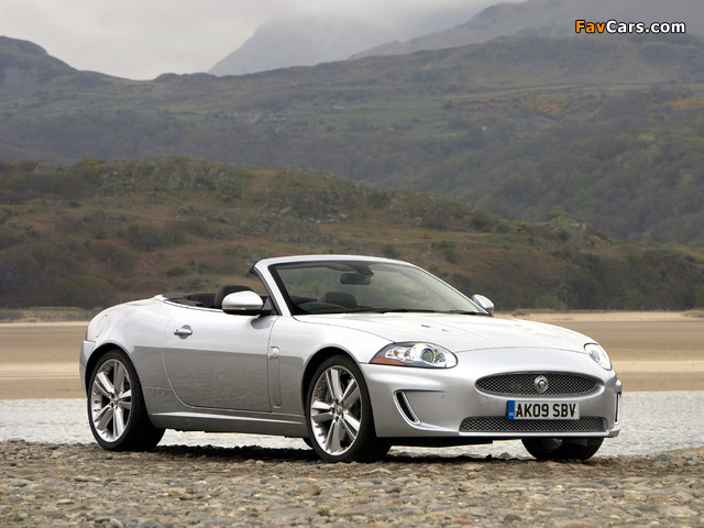 Photos of Jaguar XKR Convertible UK-spec 2009–11 (640 x 480)