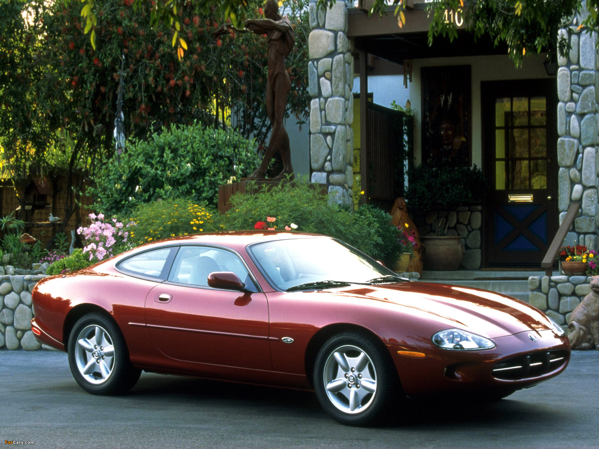 Pictures of Jaguar XK8 Coupe 1996–2002 (2048 x 1536)