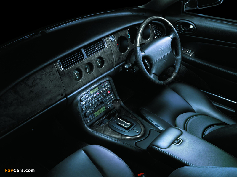 Pictures of Jaguar XKR Coupe 1998–2002 (800 x 600)