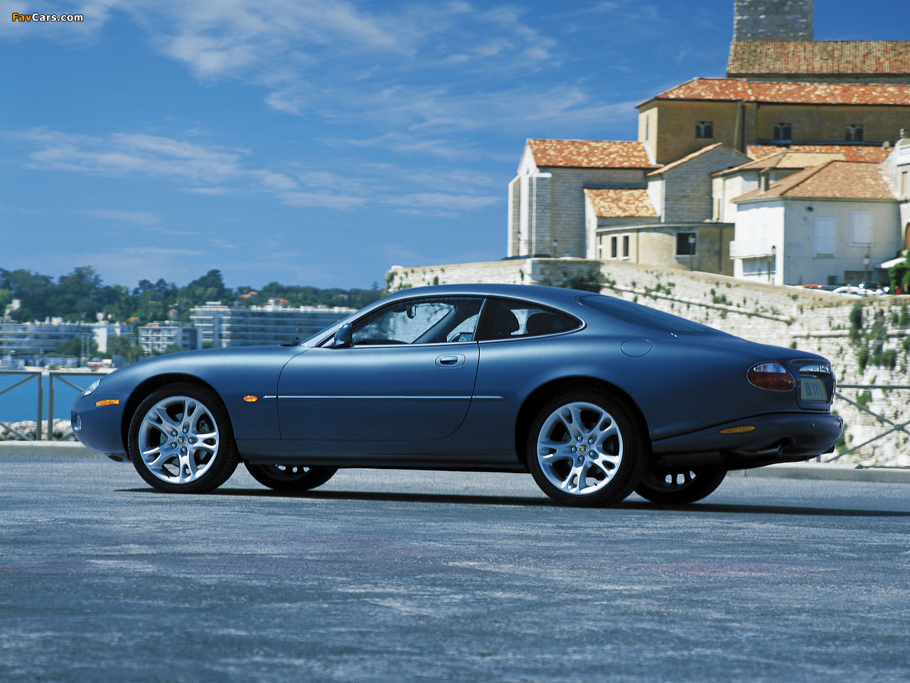 Pictures of Jaguar XK8 Coupe 2003–04 (1280 x 960)
