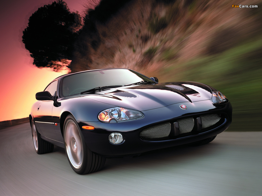 Pictures of Jaguar XKR Coupe 2003–04 (1024 x 768)