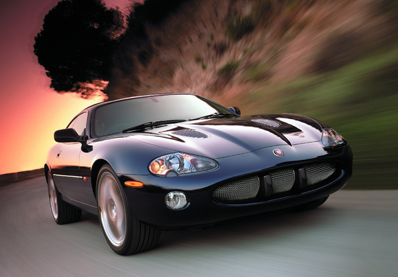 Pictures of Jaguar XKR Coupe 2003–04