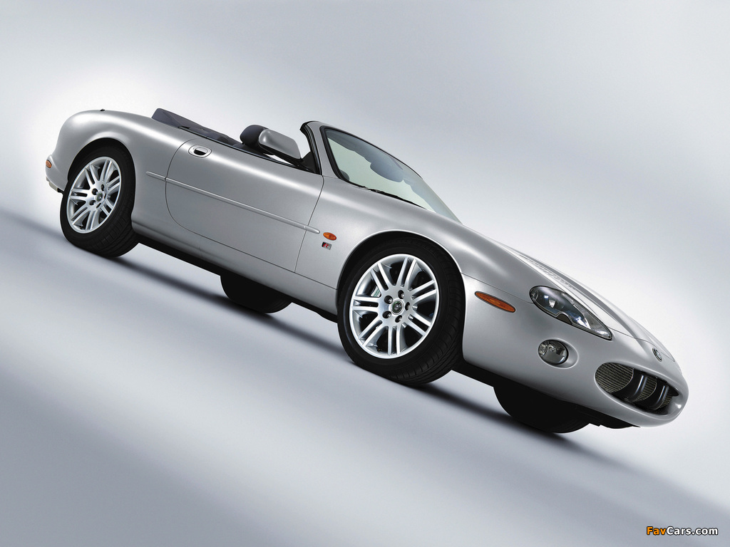 Pictures of Jaguar XKR Convertible 2003–04 (1024 x 768)