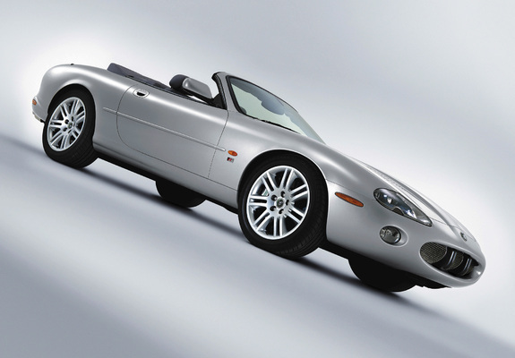 Pictures of Jaguar XKR Convertible 2003–04